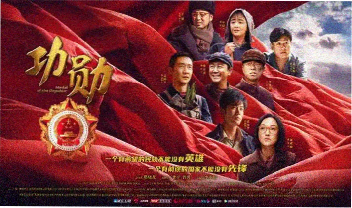 龚滩古镇青石板长街雨后湿亮的石阶与木格窗